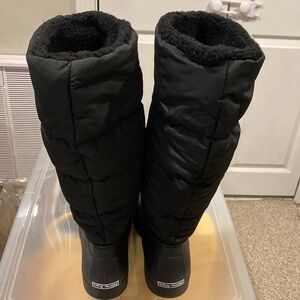 Brand new size 8 Dirty laundry snow boots black